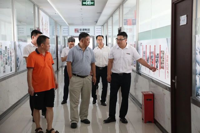 中國(guó)科學(xué)院專(zhuān)家參觀乾港集團(tuán) 中國(guó)科學(xué)院專(zhuān)家參觀乾港集團(tuán)